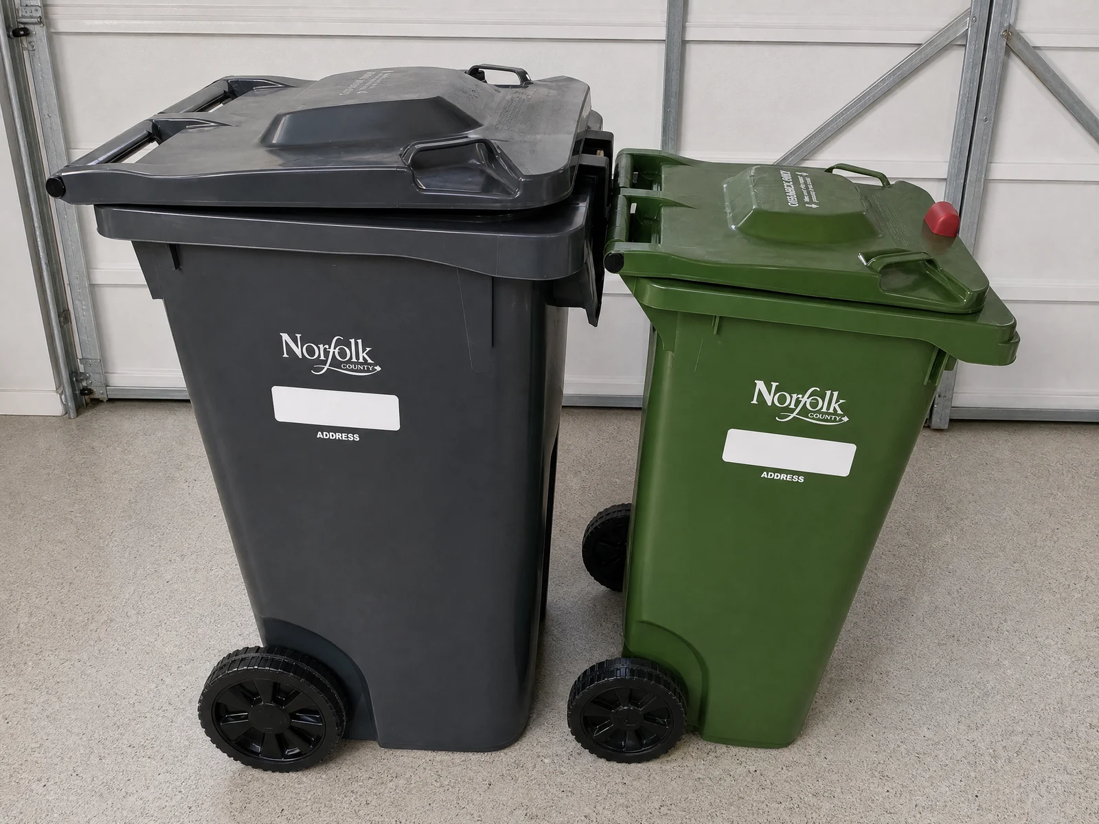 240 L grey cart connected to 120 L green cart with the BinBuddy hanger